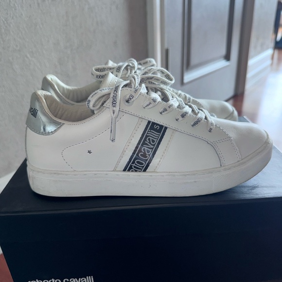 Shoes - Picture 4 of 4